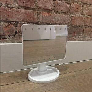 LED Lighted Portable Vanity Mirror